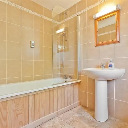 Bridge House With Private Hot Tub, Coniston