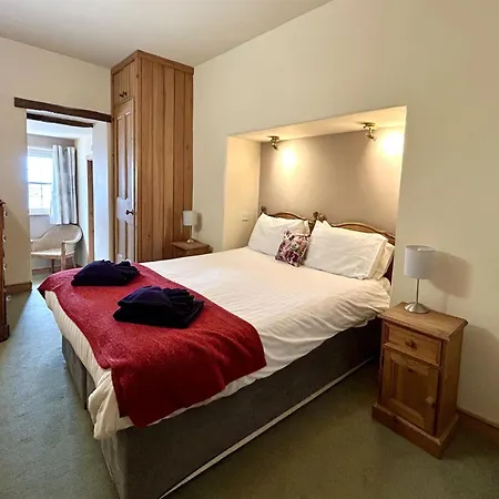 Bridge House With Private Hot Tub, Tatil Evi Coniston