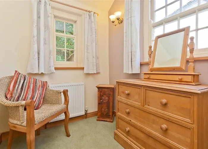 Bridge House With Private Hot Tub, Дом отдыха *