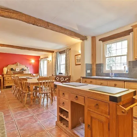 Nyaraló Bridge House With Private Hot Tub, Coniston