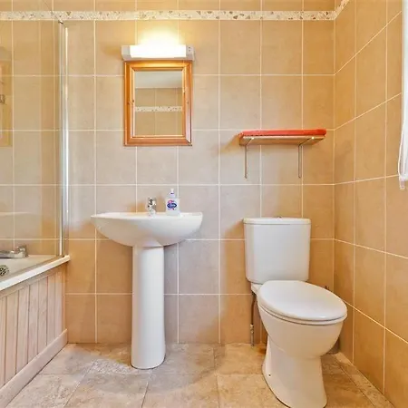 Nyaraló Bridge House With Private Hot Tub,